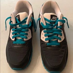 Men’s Nike Air Max 90. Size 10.5